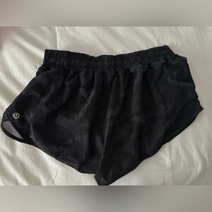 Lululemon Camo Hotty Hots (low rise) | size 6